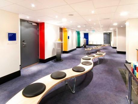 Radisson Red Centre 4*