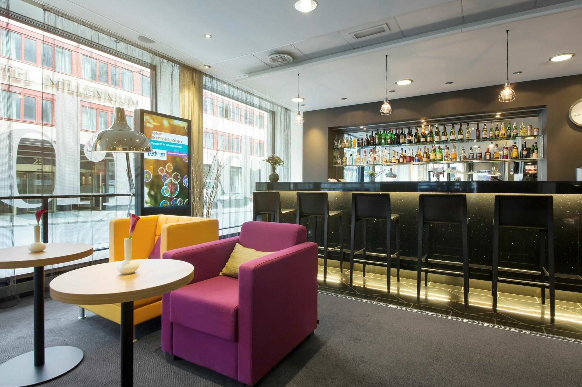 Radisson Red Centre 4*